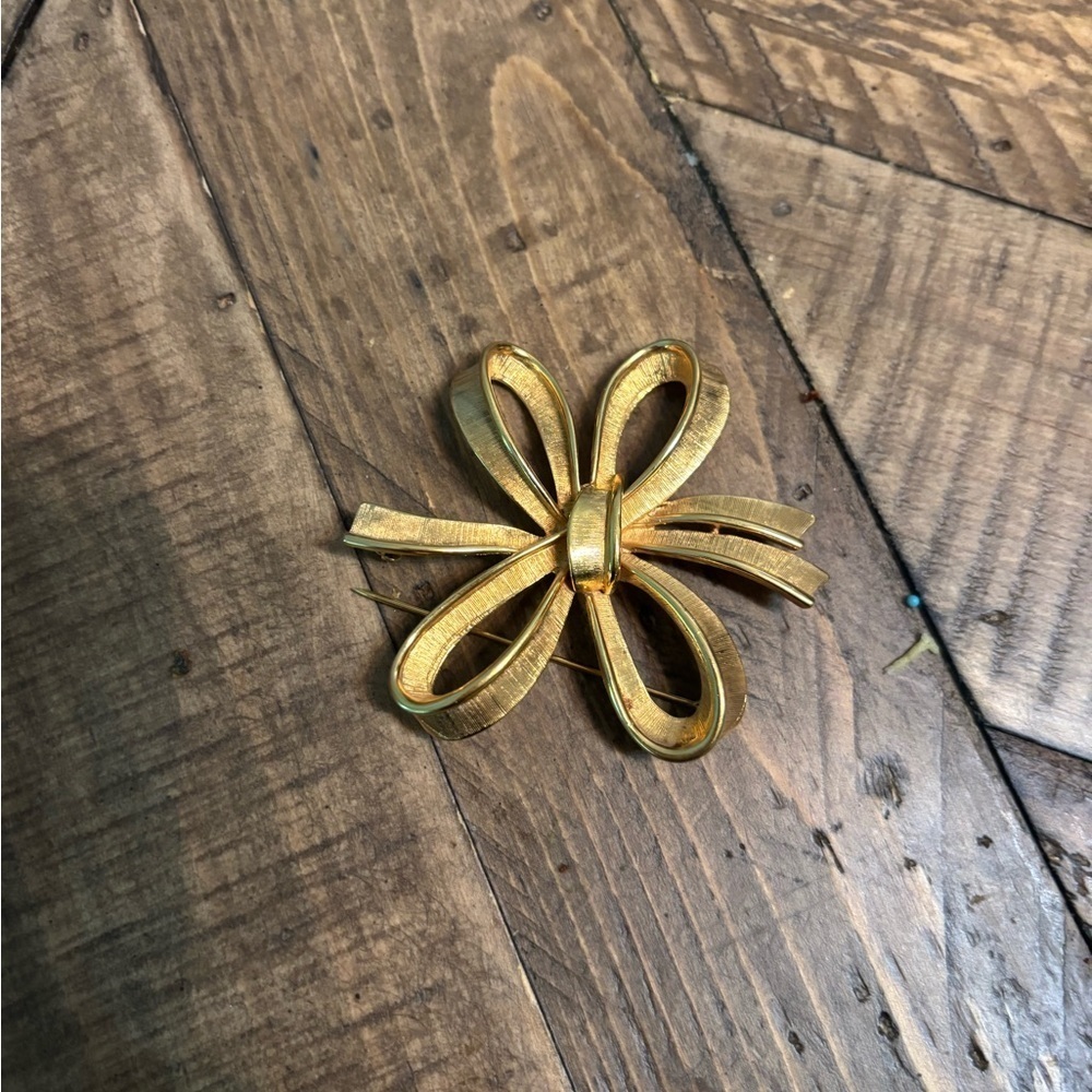 Vintage Brushed Gold Tone MONET Ribbon Bow 2.25" Large Brooch Pin